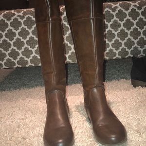 Girl’s brown knee high boots